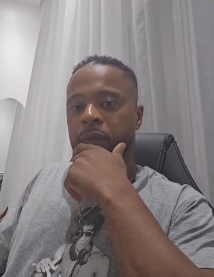 世界杯官方直播app手机版下载-埃弗拉：我爱阿森纳，但他们每年都像“播种”时被拽住命根子